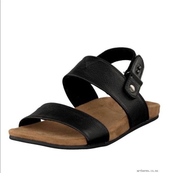 toms sandals mens